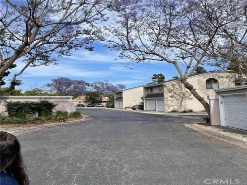 404  Brighton Springs  , Costa Mesa, CA