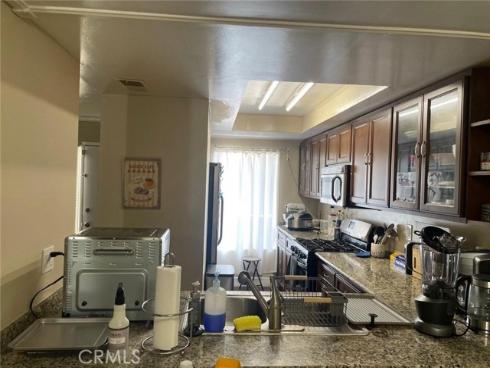 404  Brighton Springs  , Costa Mesa, CA