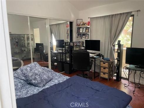 404  Brighton Springs  , Costa Mesa, CA