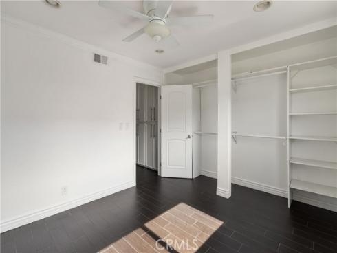 345  University  F4  Drive, Costa Mesa, CA