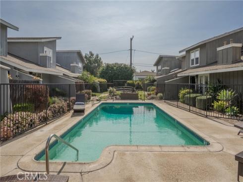 345  University  F4  Drive, Costa Mesa, CA