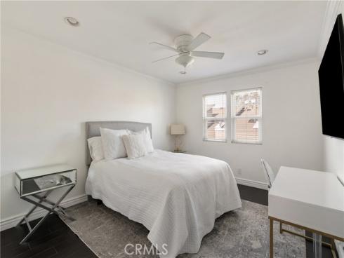 345  University  F4  Drive, Costa Mesa, CA