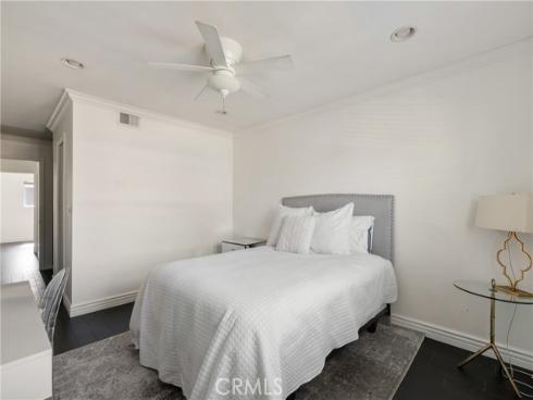 345  University  F4  Drive, Costa Mesa, CA