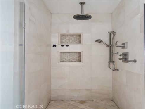 345  University  F4  Drive, Costa Mesa, CA