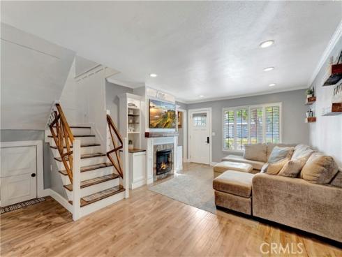 107  Yorktown   Lane, Costa Mesa, CA