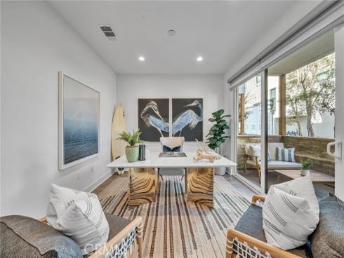 687  Doheny  , Costa Mesa, CA