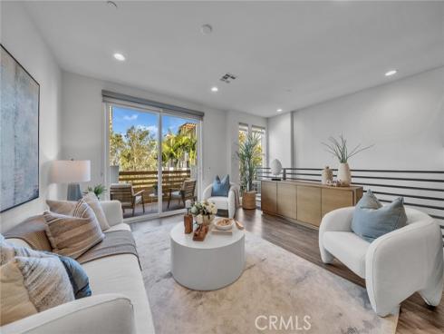 687  Doheny  , Costa Mesa, CA