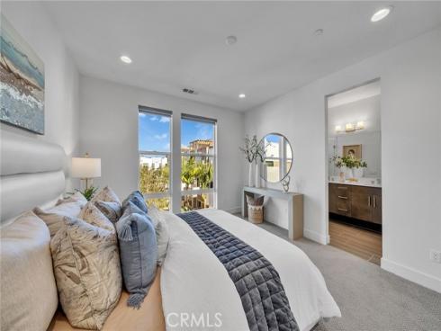 687  Doheny  , Costa Mesa, CA