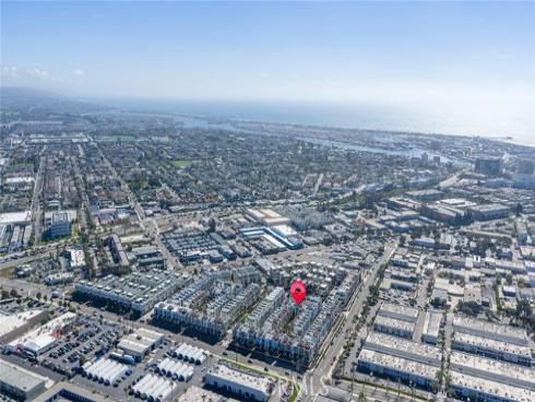 687  Doheny  , Costa Mesa, CA