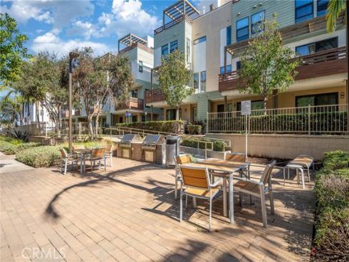 687  Doheny  , Costa Mesa, CA