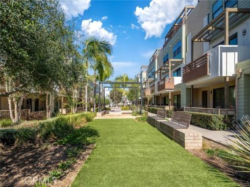 687  Doheny  , Costa Mesa, CA