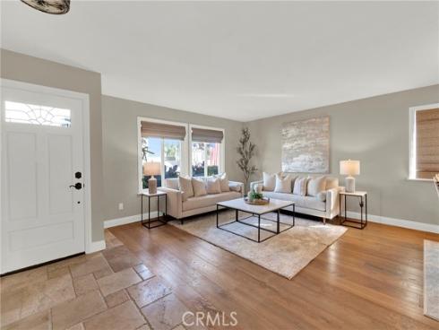 917  Helena  , Costa Mesa, CA