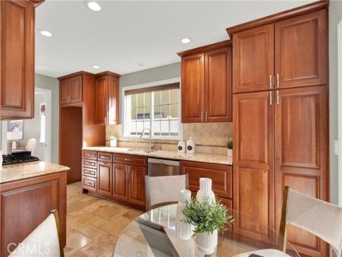 917  Helena  , Costa Mesa, CA