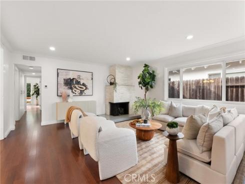 1113  Valley   Circle, Costa Mesa, CA