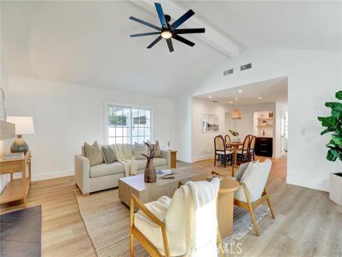 2046  Calvert  , Costa Mesa, CA