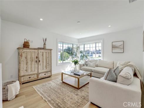 2046  Calvert  , Costa Mesa, CA