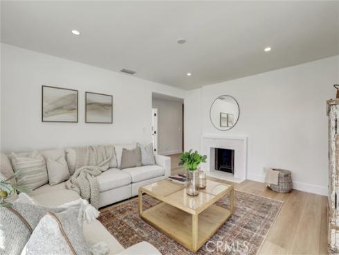 2046  Calvert  , Costa Mesa, CA