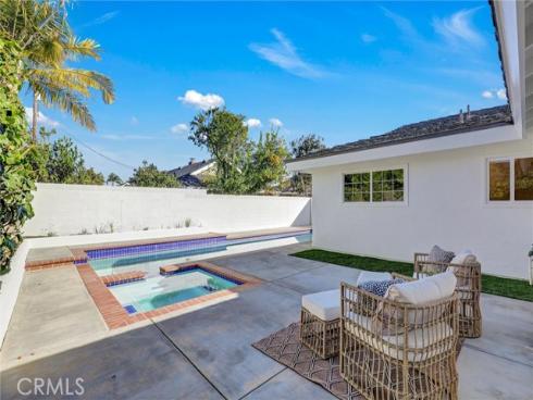 2046  Calvert  , Costa Mesa, CA