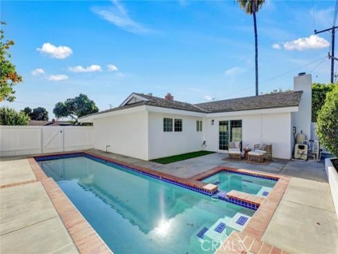 2046  Calvert  , Costa Mesa, CA