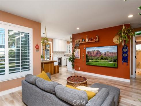 686  Governor St  , Costa Mesa, CA