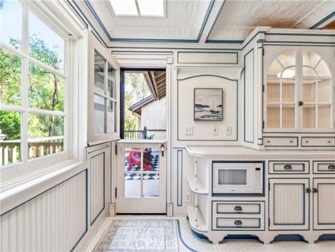 2074  Meadow View   Lane, Costa Mesa, CA