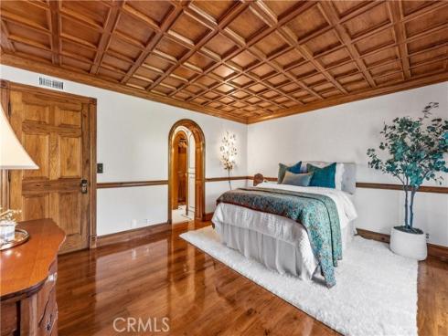 2074  Meadow View   Lane, Costa Mesa, CA