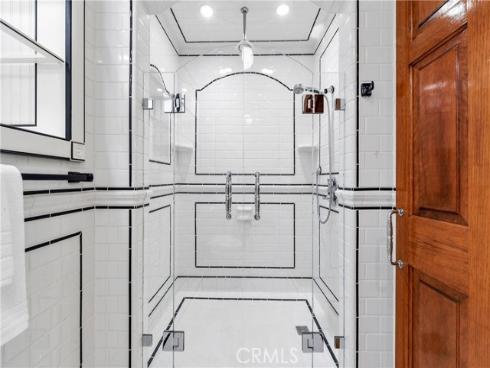 2074  Meadow View   Lane, Costa Mesa, CA