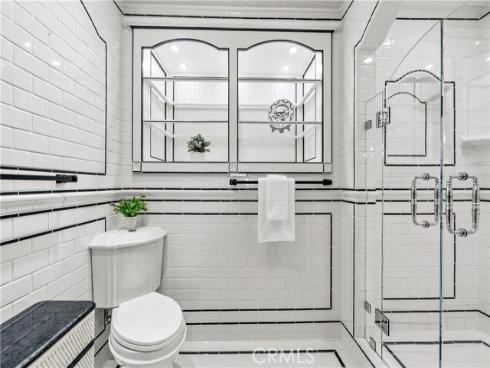 2074  Meadow View   Lane, Costa Mesa, CA