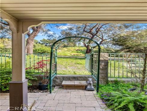 2074  Meadow View   Lane, Costa Mesa, CA