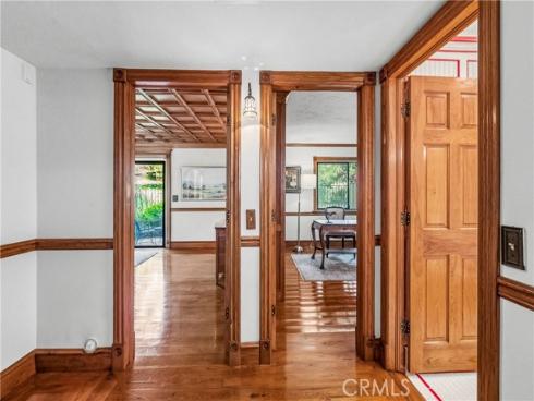 2074  Meadow View   Lane, Costa Mesa, CA