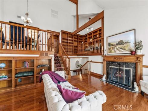 2074  Meadow View   Lane, Costa Mesa, CA