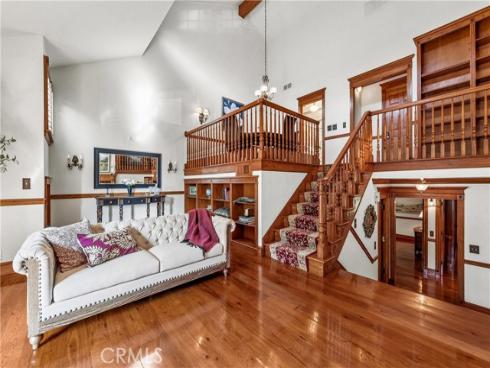 2074  Meadow View   Lane, Costa Mesa, CA