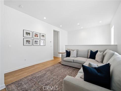 944  Tesla  , Costa Mesa, CA