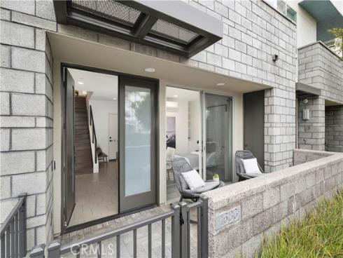 1683  Superior  , Costa Mesa, CA