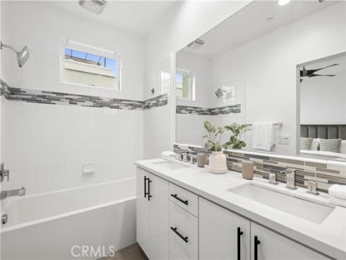 1683  Superior  , Costa Mesa, CA