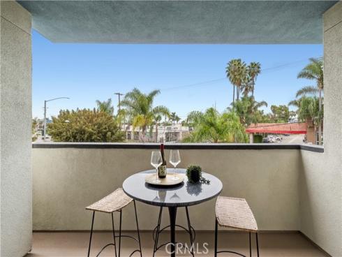 1683  Superior  , Costa Mesa, CA