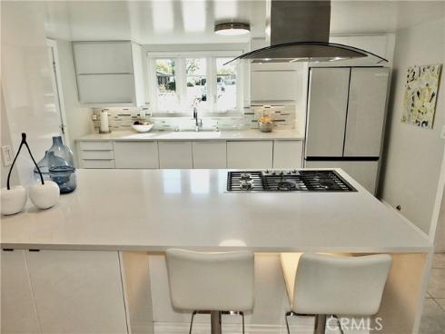 250 Bucknell Rd , Costa Mesa, CA