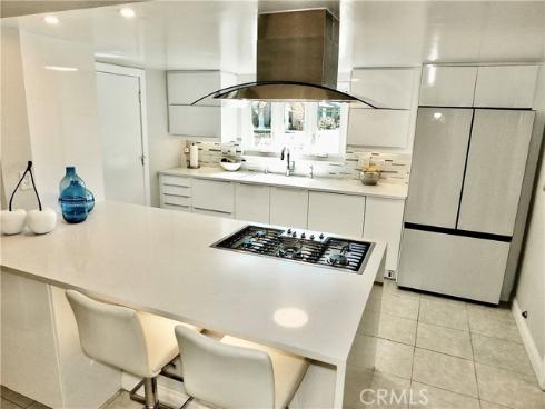 250 Bucknell Rd , Costa Mesa, CA