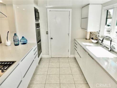 250 Bucknell Rd , Costa Mesa, CA