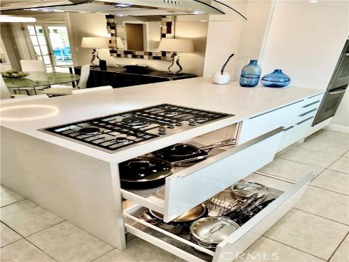 250 Bucknell Rd , Costa Mesa, CA