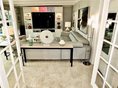 250 Bucknell Rd , Costa Mesa, CA