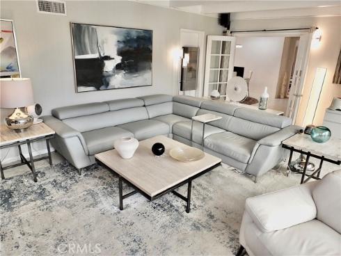 250 Bucknell Rd , Costa Mesa, CA