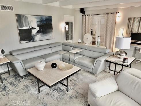 250 Bucknell Rd , Costa Mesa, CA