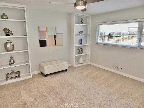 250 Bucknell Rd , Costa Mesa, CA