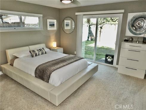 250 Bucknell Rd , Costa Mesa, CA