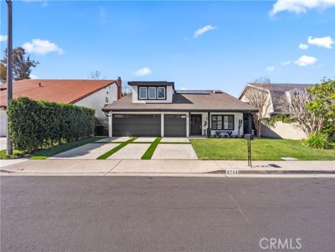 2705  Starbird   Drive, Costa Mesa, CA