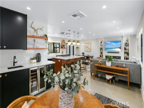 2110  President  , Costa Mesa, CA