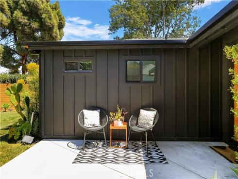 2110  President  , Costa Mesa, CA