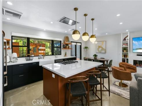 2110  President  , Costa Mesa, CA