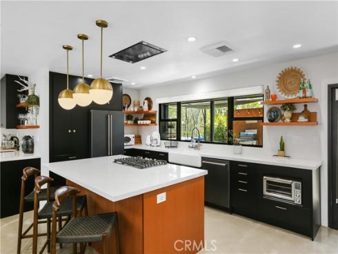 2110  President  , Costa Mesa, CA